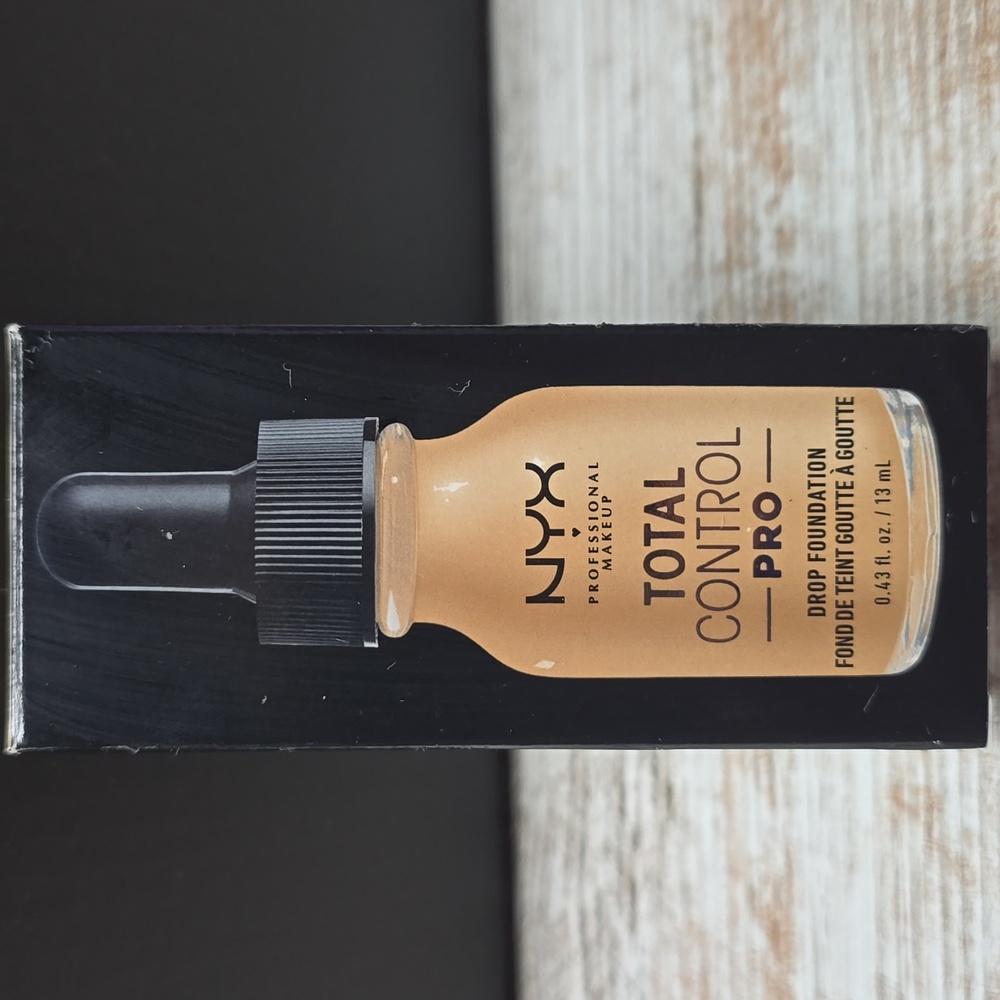 NYX Total Control Pro Foundation - Buff